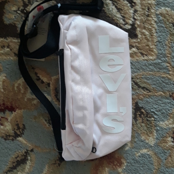 8x*Host Pick*Levi's cute fanny pack - Picture 9 of 12